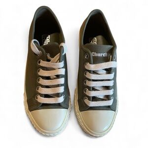 Olive green runners size 35